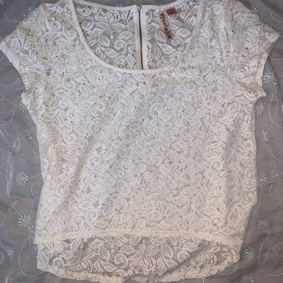 Eyeshadow Tops - Floral lace tee Eyeshadow Tops - Floral lace tee